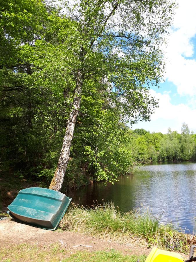 Gite De Lac Tranquille Plaud ภายนอก รูปภาพ